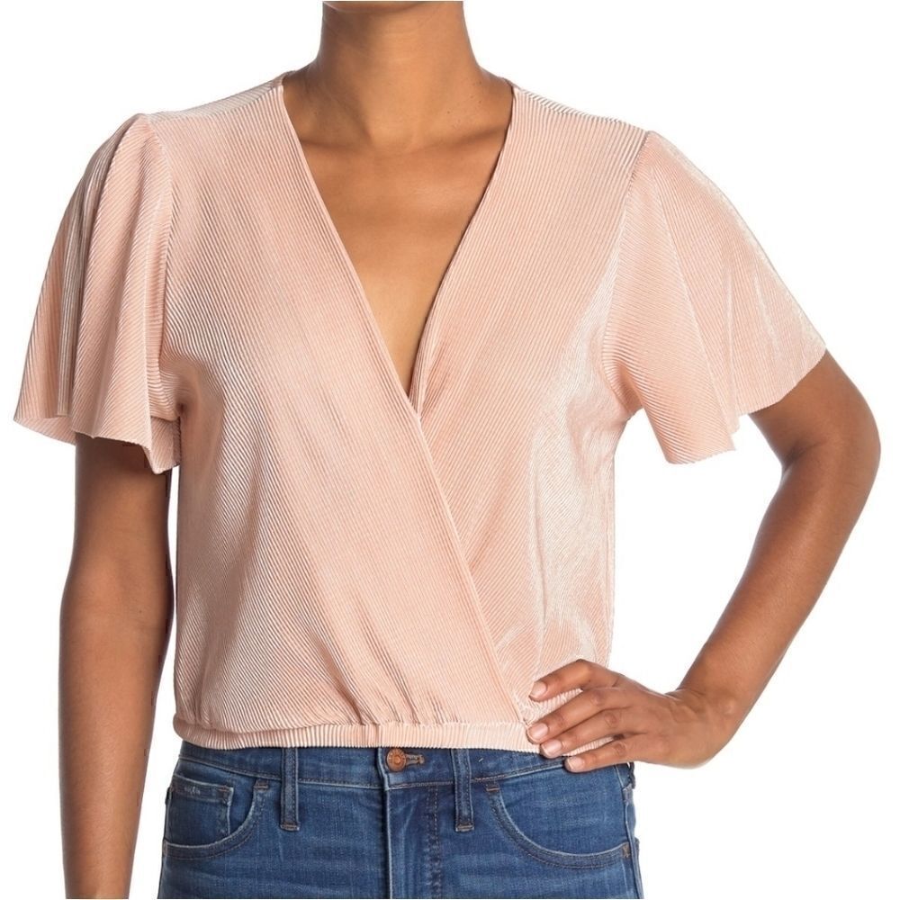 ASTR the Label Short Sleeve Plisse Top